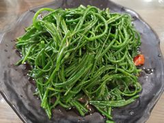 凉拌沙葱-壹阁胡羊焖饼(特色小吃街店)