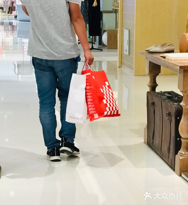 优衣库(郑州丹尼斯大卫城店)图片