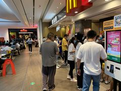 等位区-麦当劳(皇岗路店)