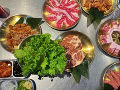 -哈哈碳都·牛肋条无限自助烤肉(台江万达店)