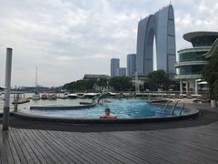-苏州金鸡湖中茵皇冠假日酒店