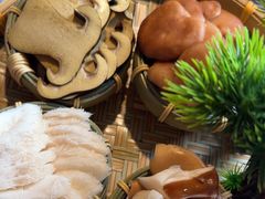 -慢丽江·云南野生菌土鸡锅(付家庄店)