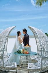 -现代经典婚纱摄影