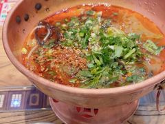 -成都你六姐·牛肉冒菜(上海环宇荟店)