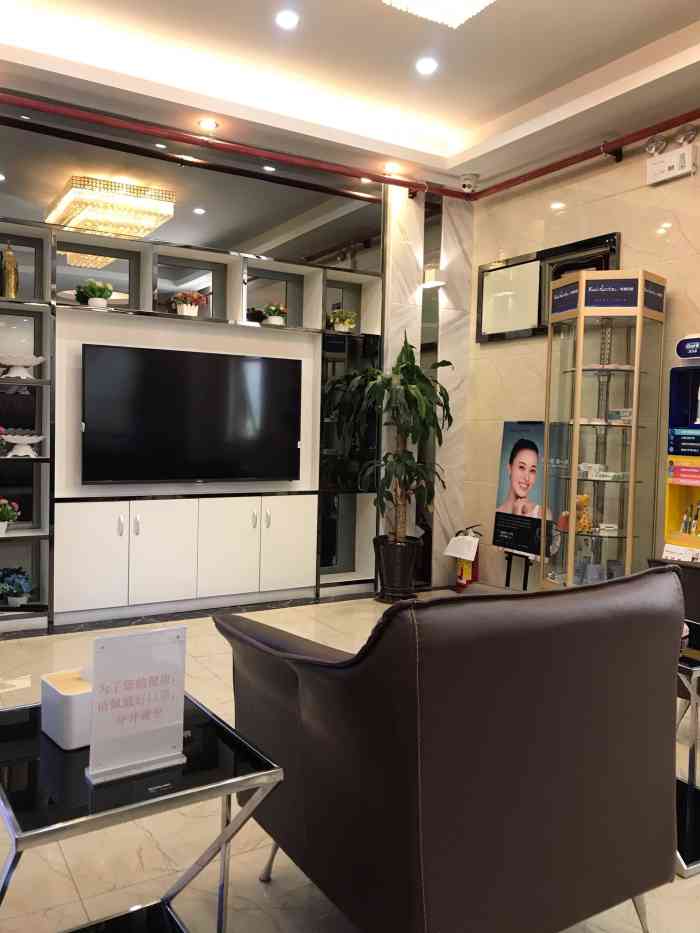 科赫口腔(宝安店)-"【项目】洗牙效果服务和环境都是刚好及格.