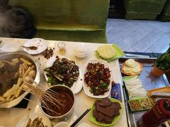 -悦牧·酸汤牛肉火锅(沃尔玛店)