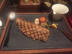 -恰餐厅及酒吧 CHAR Bar & Grill (北京丽都皇冠假日店)
