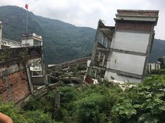 -四川汶川特大地震漩口中学遗址