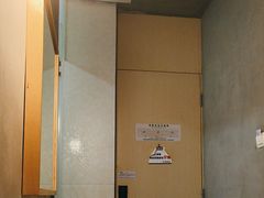 -卡罗酒店(东门晒布地铁站店)