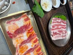 -围炉肉舍•炭烤活鳗•丹东海鲜烤肉(步行街店)