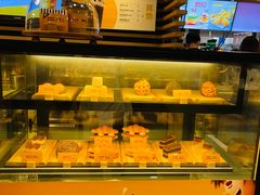 面包甜点陈列柜-麦当劳(龙洞店)