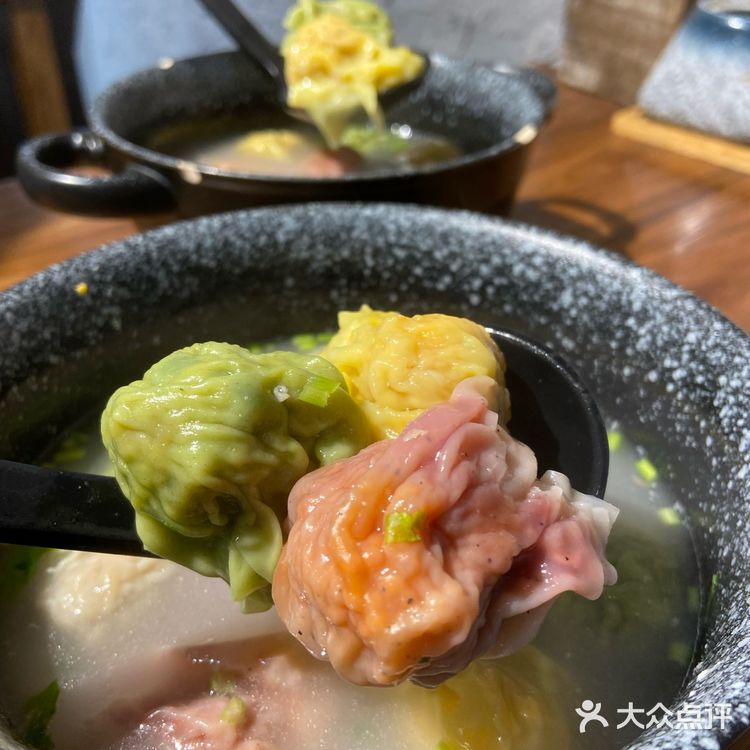 🌊青岛必尝!特色手作鱼汤馄饨🍲