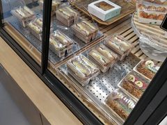 面包甜点陈列柜-仟吉(虎泉店)