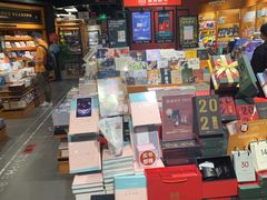 -西西弗书店&矢量咖啡(凯德晶萃广场店)