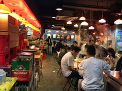 大堂-鲜入围煮花胶鸡海鲜火锅