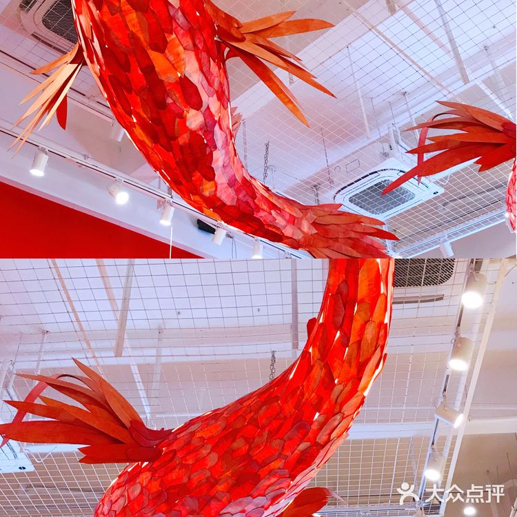 🍋网红探店｜品12层旋转阶梯烤肉，赏大鱼海棠