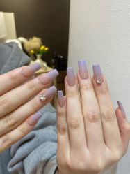 -花岐款式专研健康美甲沙龙
