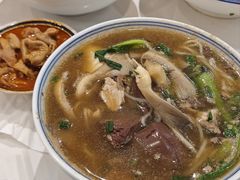 -邱芳粉店(迎宾大道旗舰店)