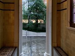 -Nathalie Djurberg与Hans Berg“牛皮纸包裹的月亮”-Prada荣宅当季展览