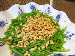 松子仁炒茼蒿-同合居·非遗东北菜(新阳路店)