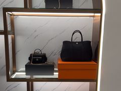 -聚云奢二手奢侈品黄金手表包包回收·中古店(中福城店)