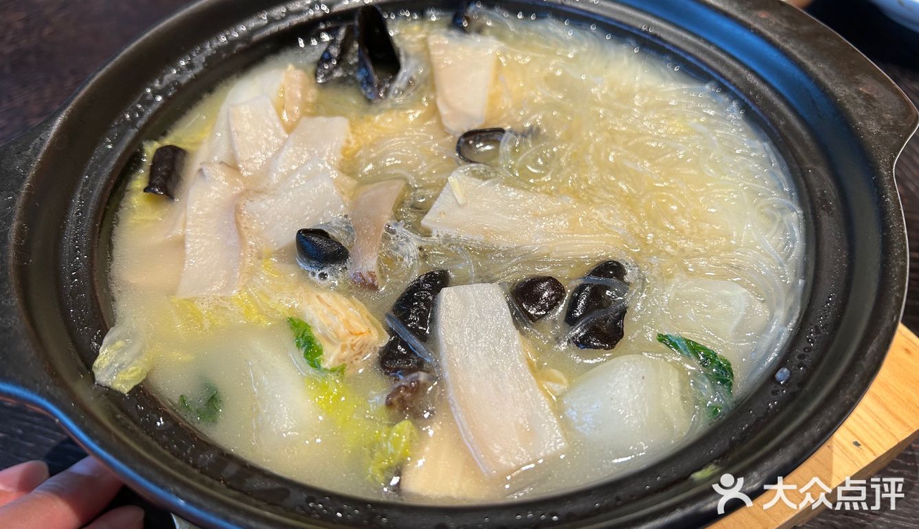 享受餐厅佳肴