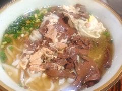 -裕新楼粉面馆·石磨手工粉(四方坪店)