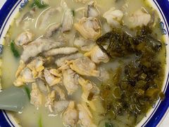 黄鱼蛤蜊面-明呈黄鱼面馆(斜土路店)