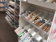 -名创优品(机场路百信广场店)