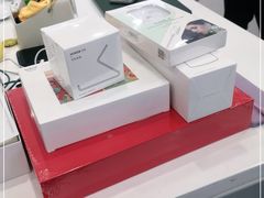-荣耀授权专卖店(黄浦浙江中路店)