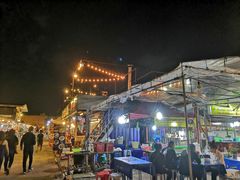 -席娜卡琳火车铁道夜市