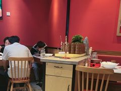 -渝是乎酸菜鱼·川渝小炒(新世界百货望京店)