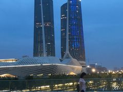 -南京眼步行桥