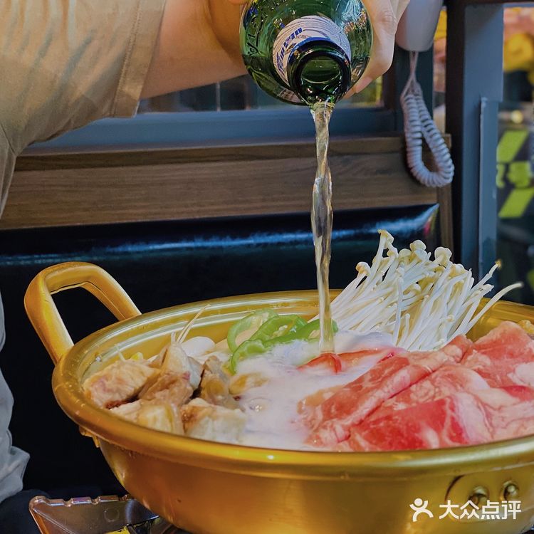 火爆的韩国烤肉小酒馆来万科啦丨大叹号·韩式烤肉·小酒馆