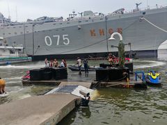 -泰达航母主题公园