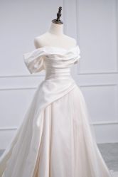 -不晚国际婚纱礼服