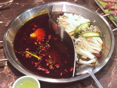 菌香鸳鸯锅-晓宇重庆火锅(赛格国际购物中心店)