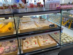 面包甜点陈列柜-幸福鸟生日蛋糕(临西店)