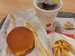 -麦当劳(民盈·国贸城店)