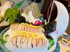 -小天鹅戴斯酒店鲸鲨百汇创作料理
