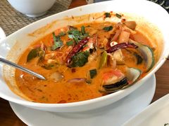 -Chom Cafe and Restaurant