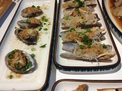 蒜蓉蒸鲍鱼-琼大师东方烤乳猪(亚特兰蒂斯店)