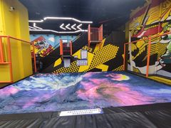 -爱蹦iBOON蹦床运动馆(江汉店)