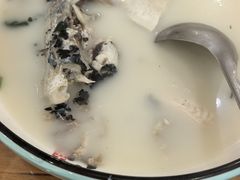 -美顺香食府鱼头老店(雪野湖店)