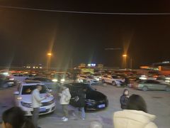 -辽河服务区-停车场