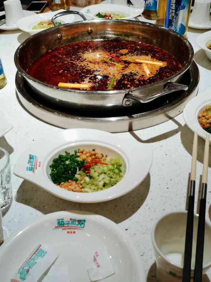蜀滋香鲜鱼火锅(三友路店)-"和家人临时说出去吃饭都会来这里,底料