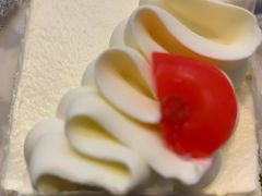 -红宝石·鲜奶小方·海派西点房(莘庄龙之梦店)