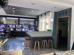 -宏宇眼镜蔡司依视路折扣店(兆佳眼镜城店)