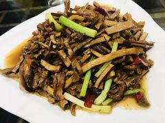 -临街徽菜馆·正宗黄山味