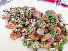 手抓海鲜-四海鲜渔家菜(黄金海岸店)